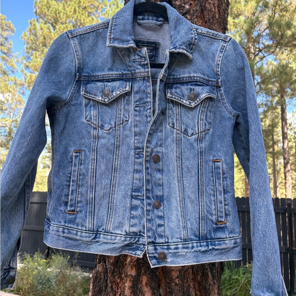 Abercrombie & Fitch Blue Denim Jacket with Brown Patch English paper piecing. - Picture 5 of 6